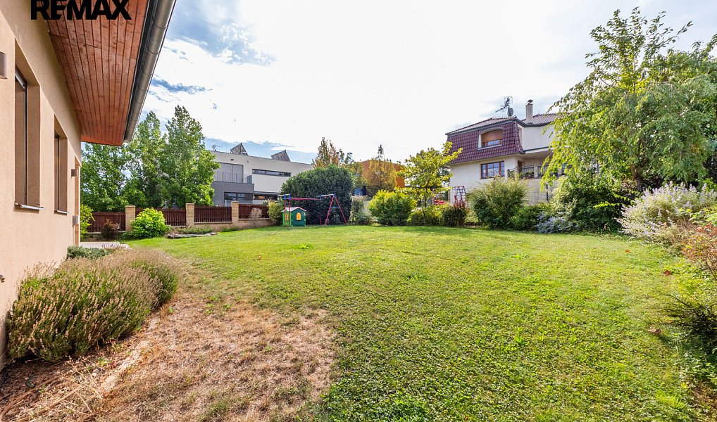 Prodej domu 300 m² s pozemkem 652 m², Praha – náhled fotky 8