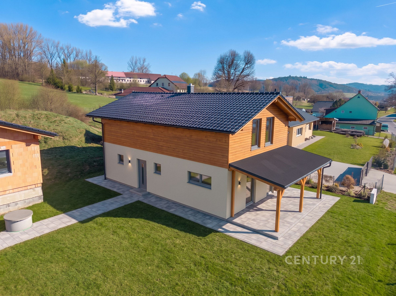 Prodej ubytovacího objektu 204 m² – fotografie 2