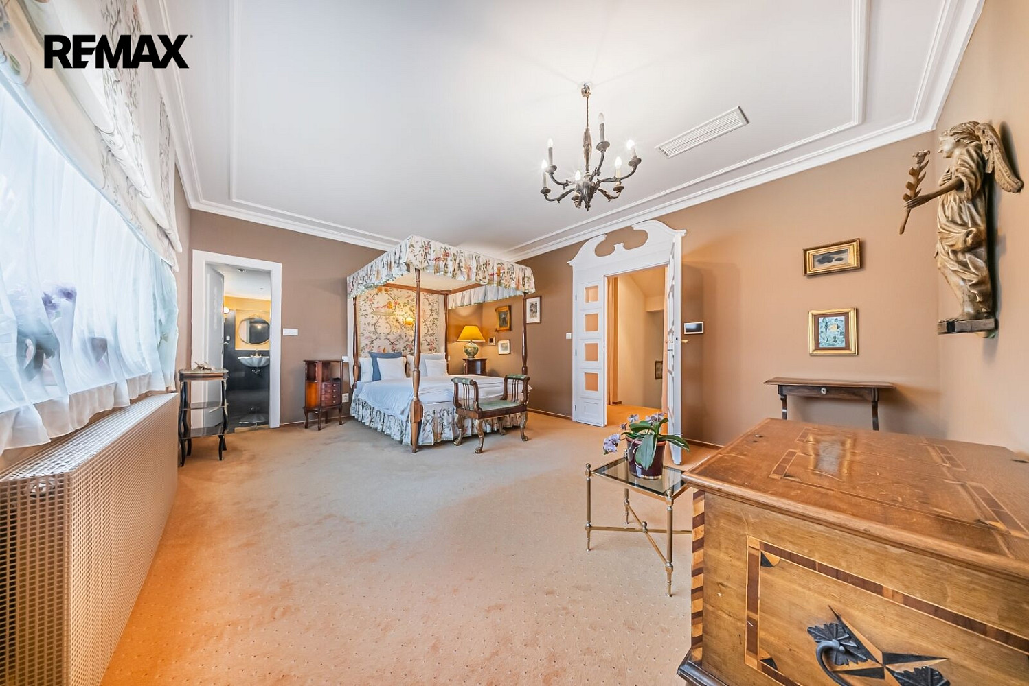 Prodej domu 333 m² s pozemkem 218 m² – fotografie 4
