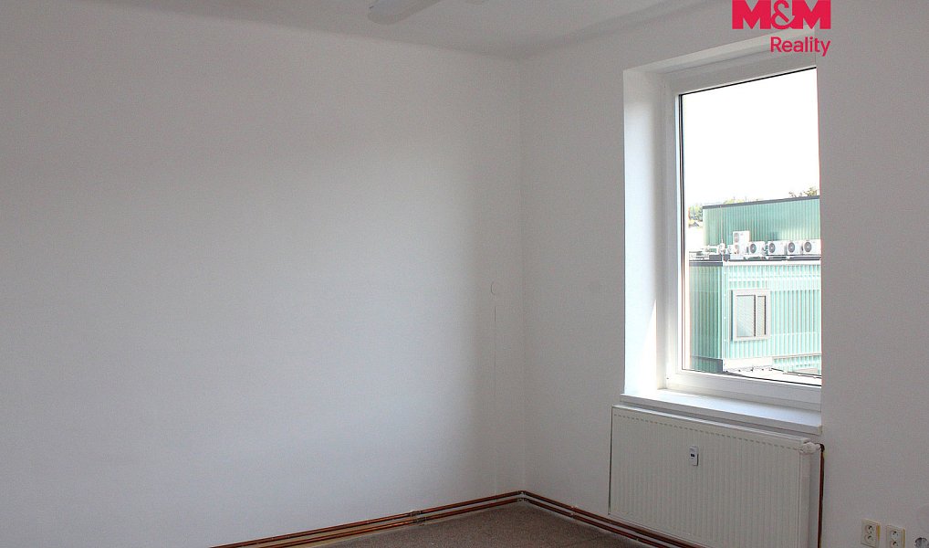 Pronájem kanceláře 18 m², Nová Paka – náhled fotky 3