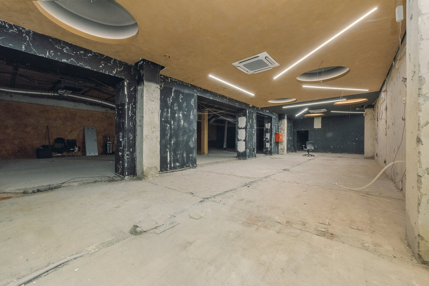 Pronájem obchodních prostor 390 m² — photo 2