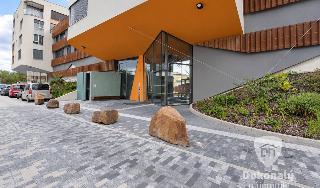 Pronájem bytu 1+kk 36 m², Praha – náhled fotky 18