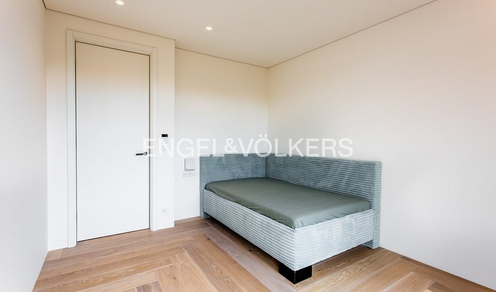 Pronájem bytu 4+kk 144 m², Praha – náhled fotky 12