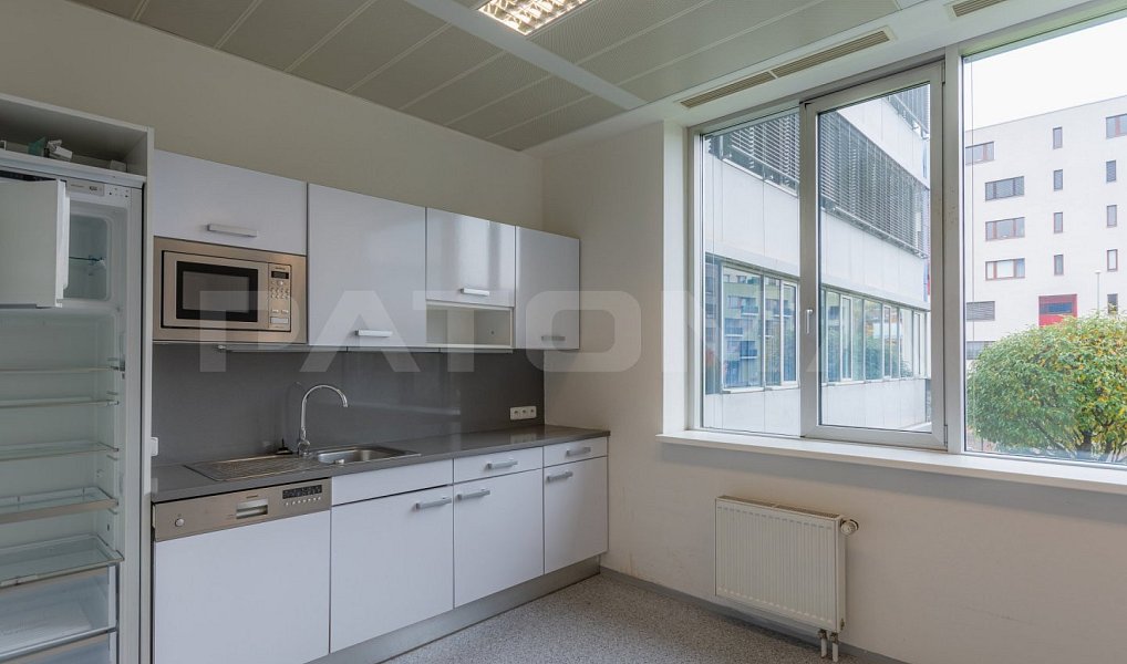 Pronájem kanceláře 243 m², Praha – náhled fotky 7