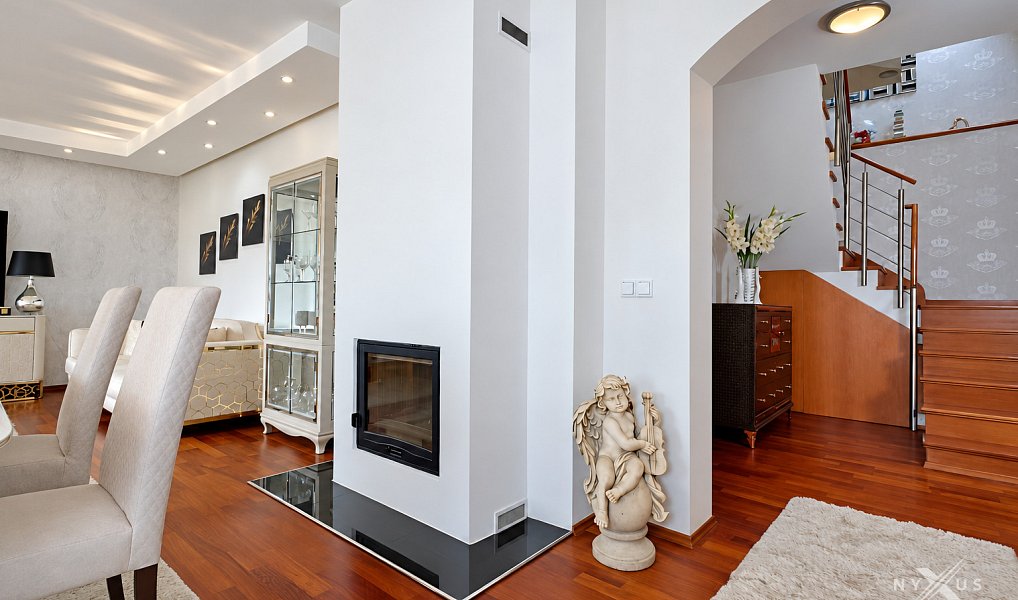 Prodej domu 323 m² s pozemkem 1 018 m², Kly – náhled fotky 13