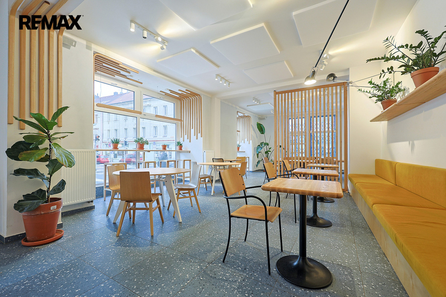 Pronájem kanceláře 210 m² - Widok 5