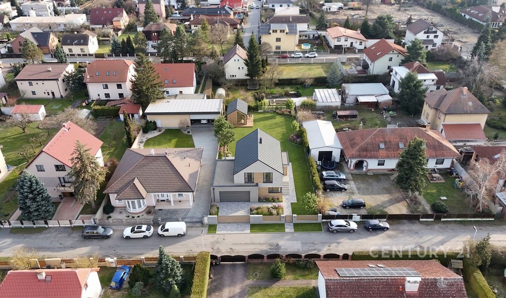 Prodej domu 225 m² s pozemkem 901 m², Praha – náhled fotky 3