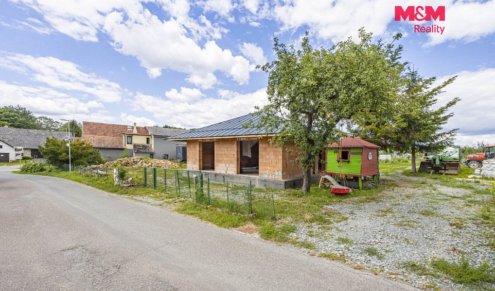 Prodej domu 212 m² s pozemkem 3 427 m², Bílý Újezd – náhled fotky 3