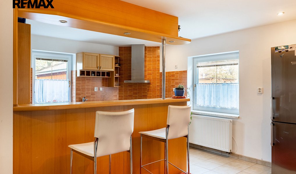 Prodej domu 220 m² s pozemkem 2 087 m², Hvozdec – náhled fotky 9