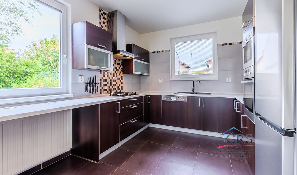 Prodej domu 310 m² s pozemkem 1 176 m², Hostivice – náhled fotky 16