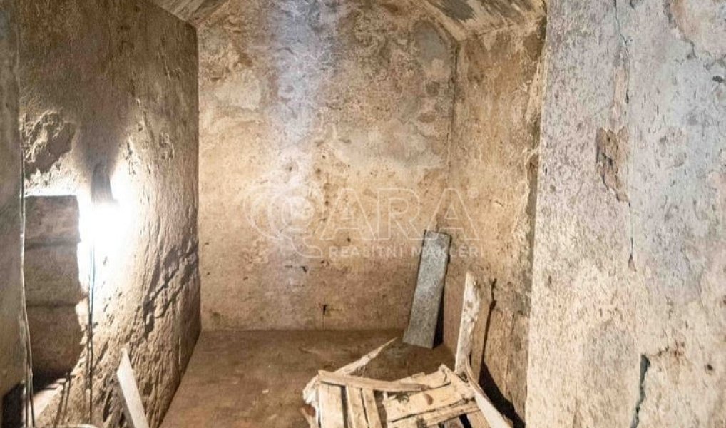 Prodej domu 200 m² s pozemkem 1 769 m², Zápy – náhled fotky 10