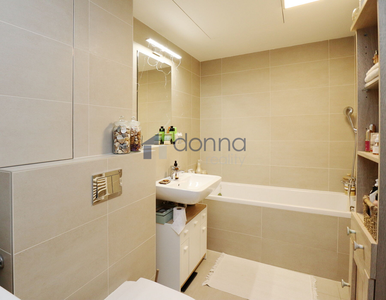 Pronájem bytu 1+kk 33 m² – fotografie 3