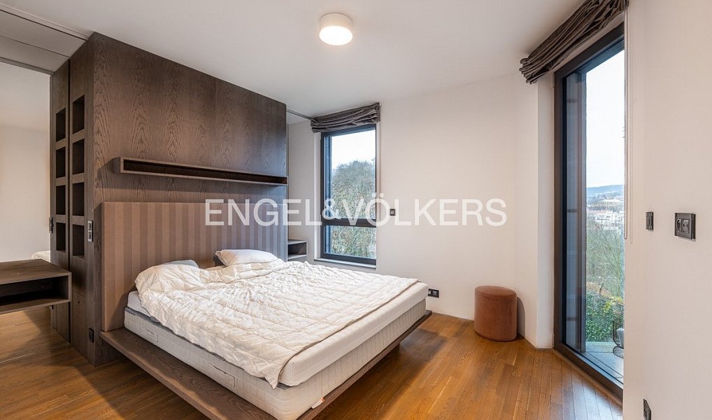 Pronájem bytu 4+kk 118 m², Praha – náhled fotky 8
