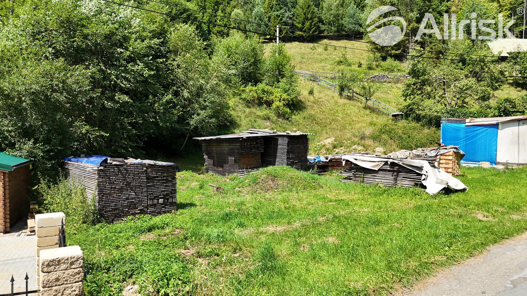 Prodej stavebního pozemku 1 451 m² – fotografie 2
