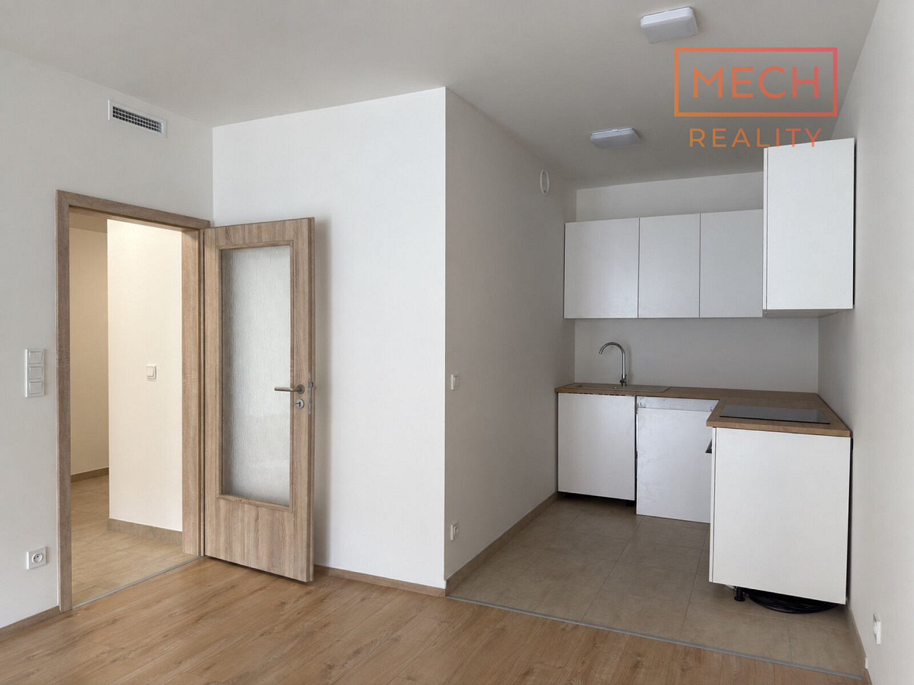 Pronájem bytu 2+kk 47 m² – fotografie 3