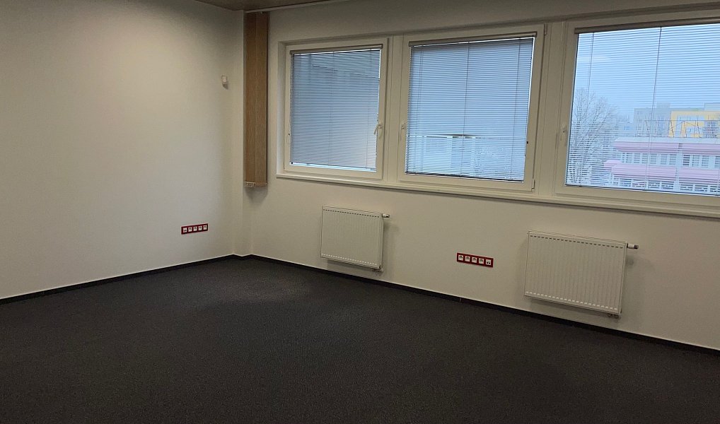 Pronájem kanceláře 33 m², Pardubice – náhled fotky 7