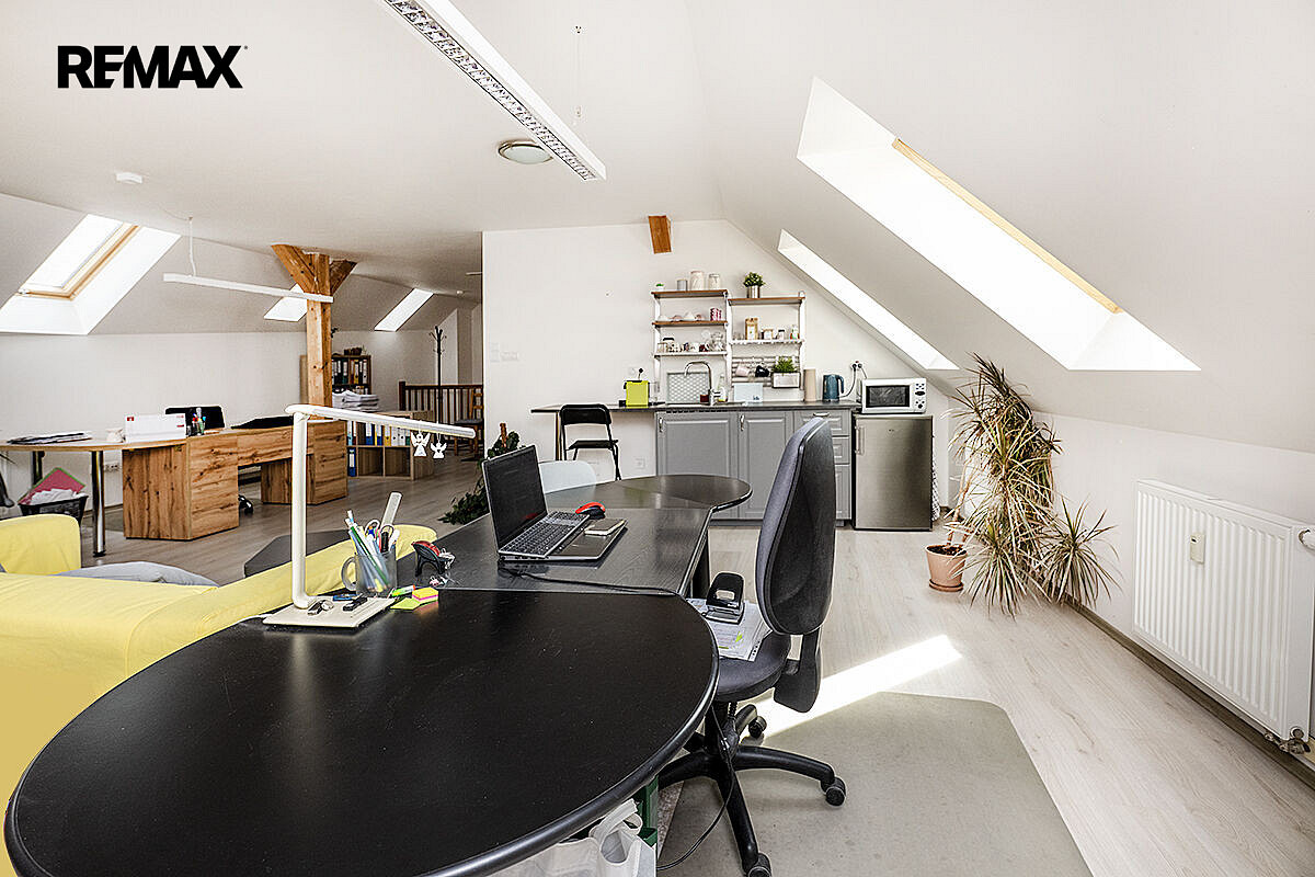 Pronájem kanceláře 75 m² – fotografie 4