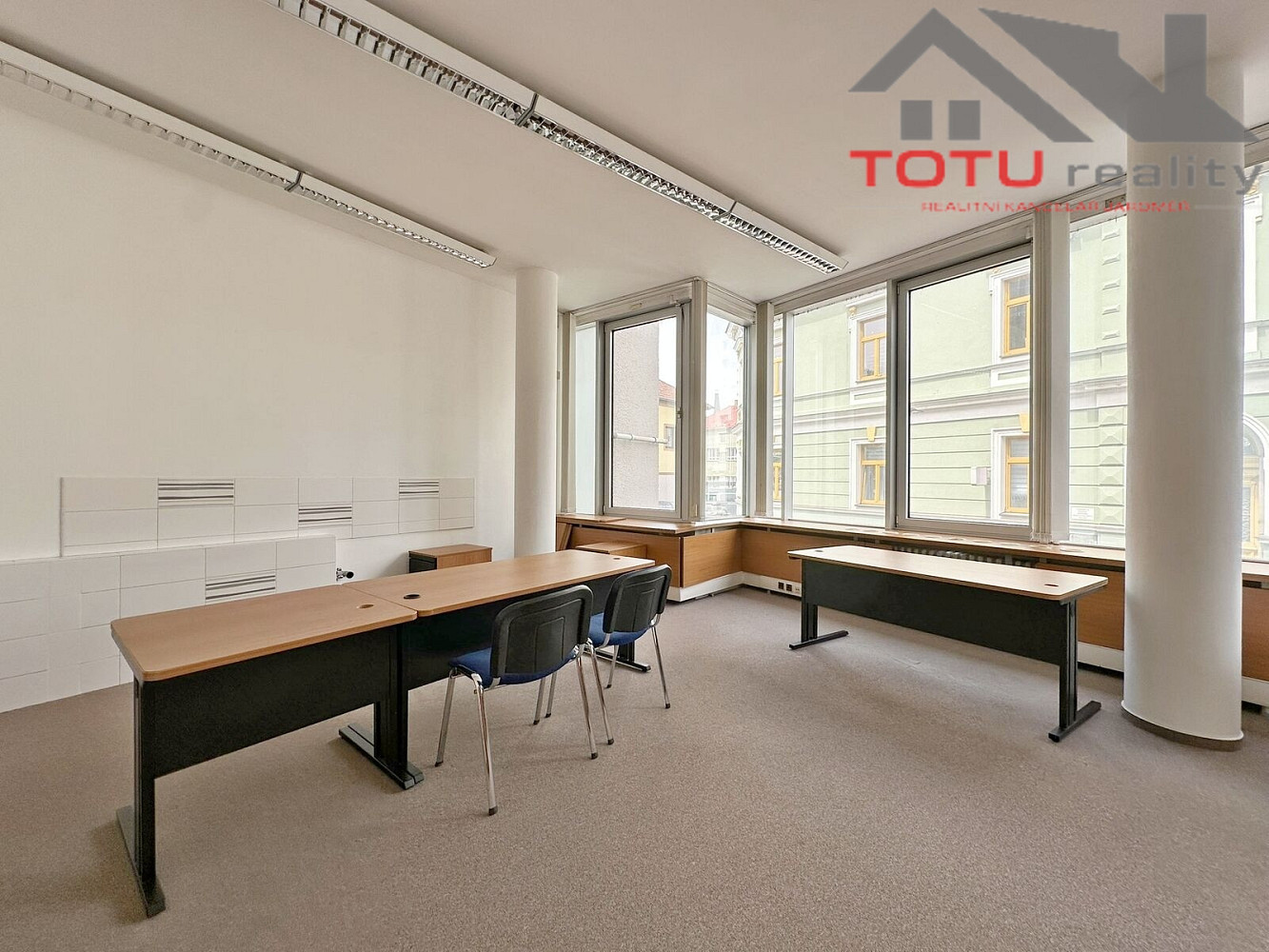 Pronájem kanceláře 71 m² – fotografie 2