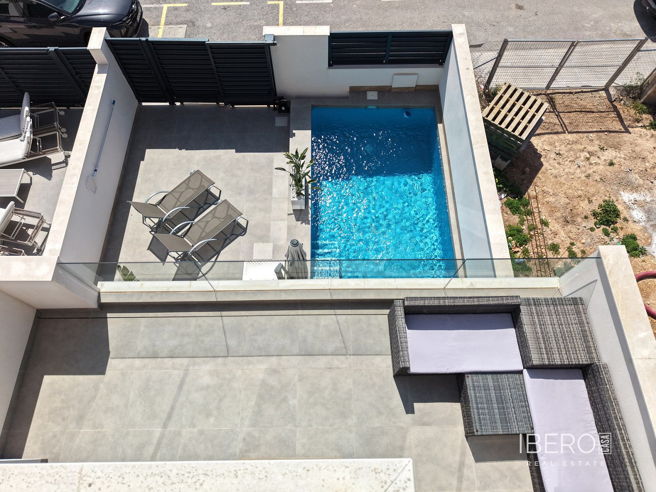 Prodej domu 120 m² s pozemkem 155 m² - Más