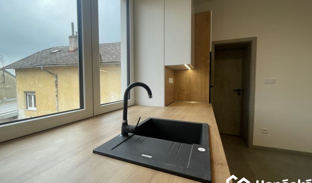 Pronájem bytu 1+kk 29 m², Hulín – náhled fotky 5