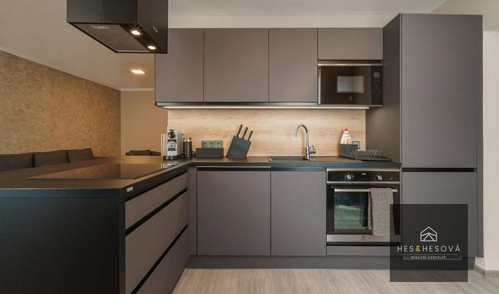 Prodej bytu 5+kk 124 m², Praha – náhled fotky 21
