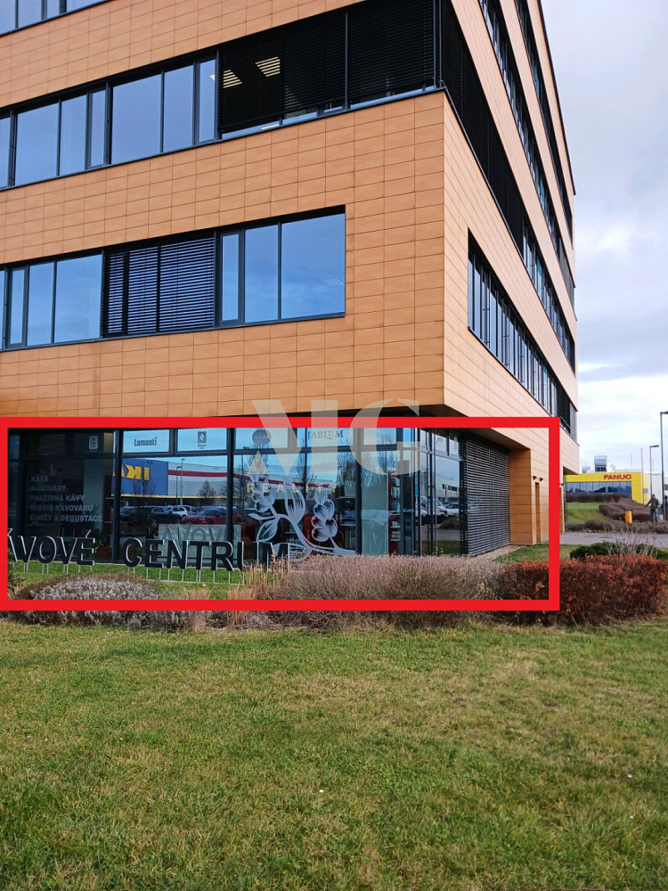 Pronájem obchodních prostor 132 m² – fotografie 2