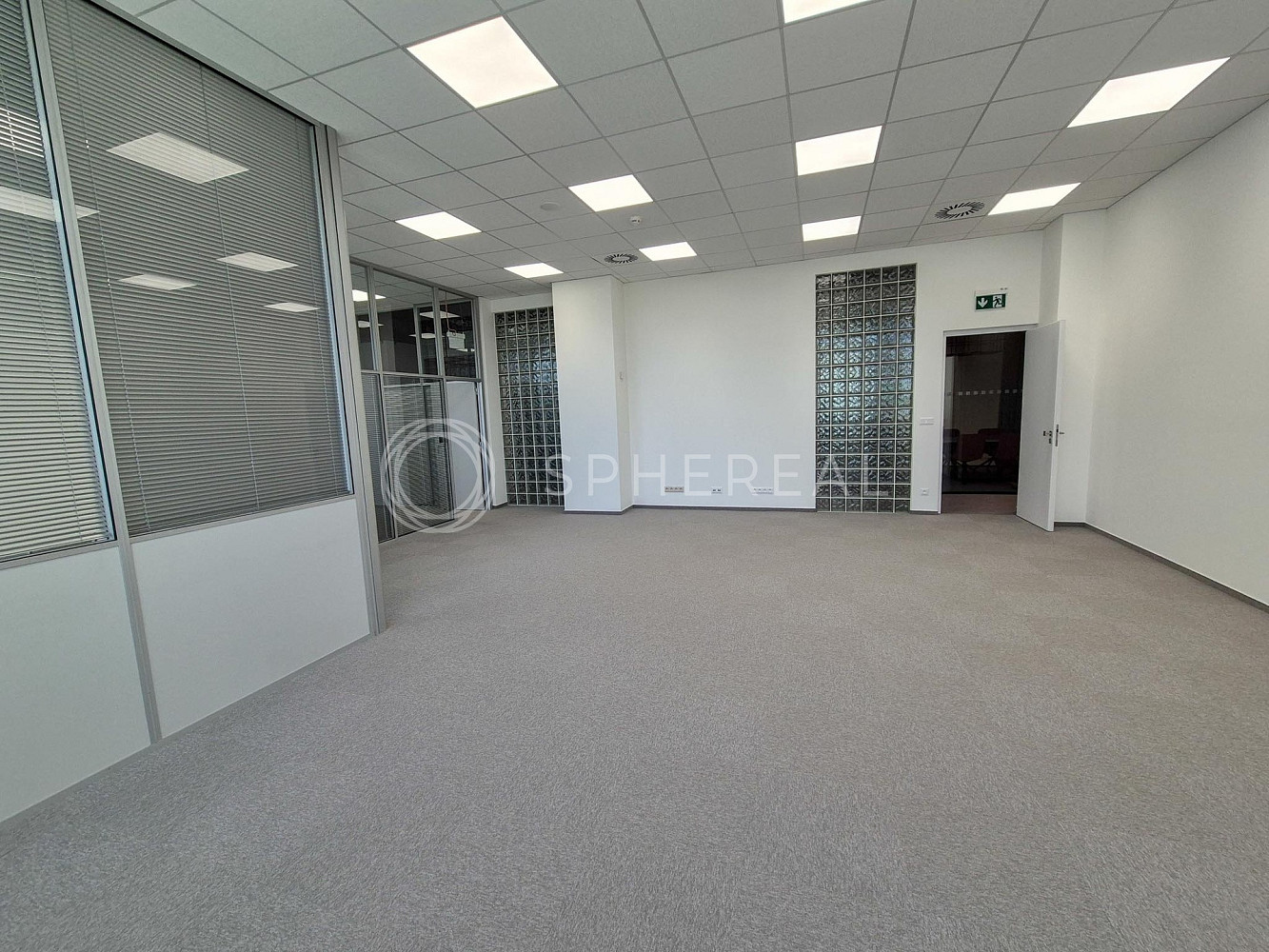 Pronájem kanceláře 100 m² — photo 2