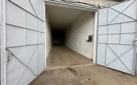 Pronájem prostorné garáže, 69 m2, Praha- Vinoř, Rosická, Praha 9 - Vinoř