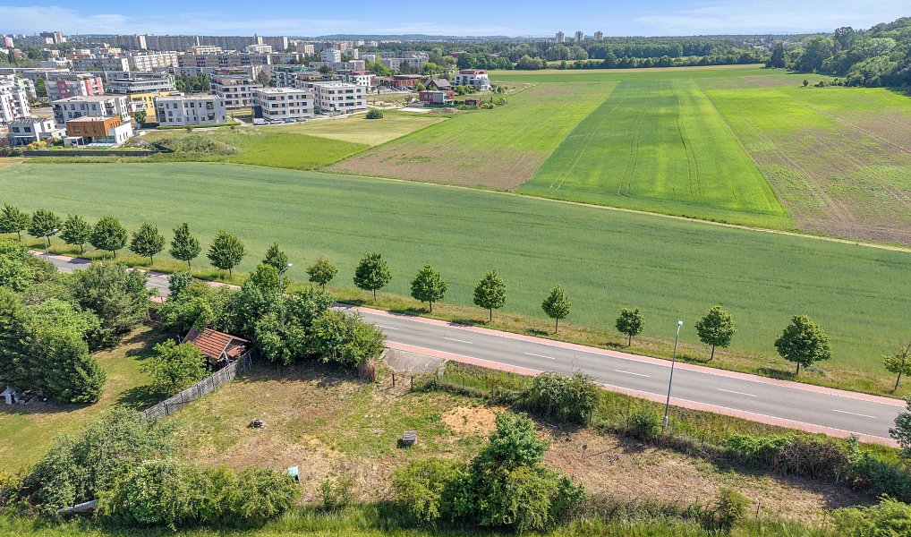 Prodej stavebního pozemku 775 m², Hradec Králové – náhled fotky 2