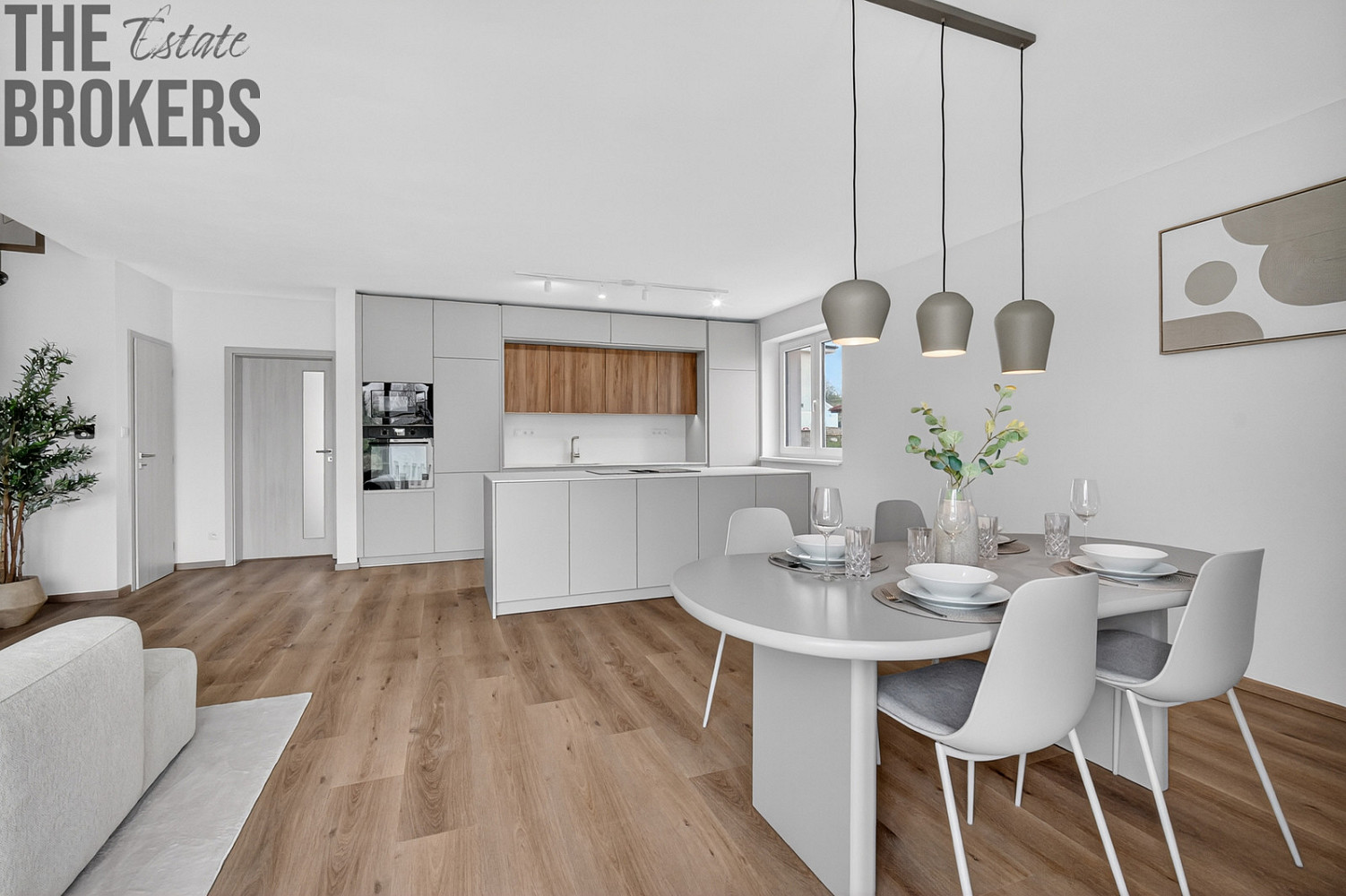 Pronájem domu 151 m² s pozemkem 569 m² – fotografie 2