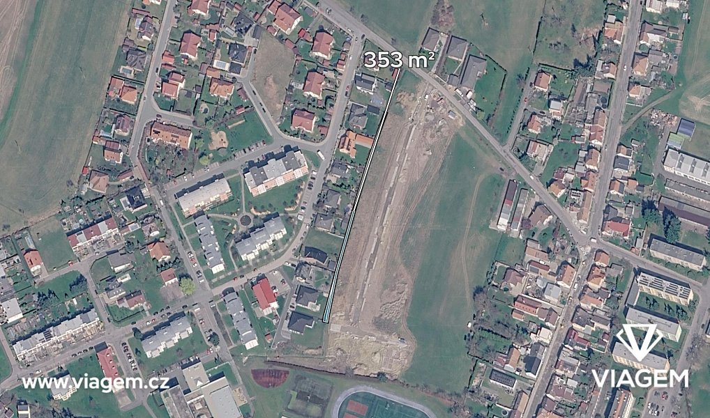 Prodej zahrady 353 m², Holice – náhled fotky 2