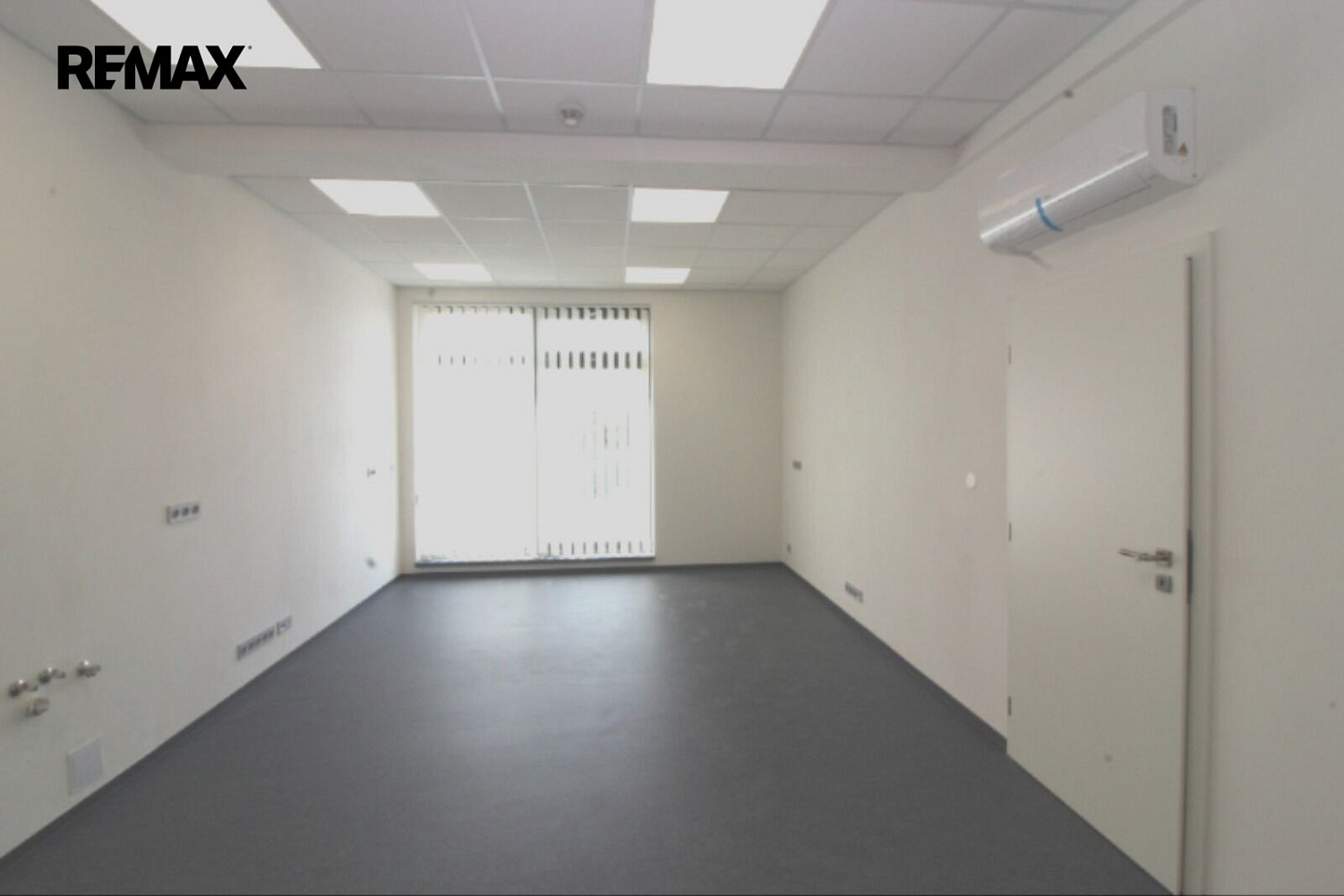 Pronájem komerčního objektu (jiného typu) 49 m²
