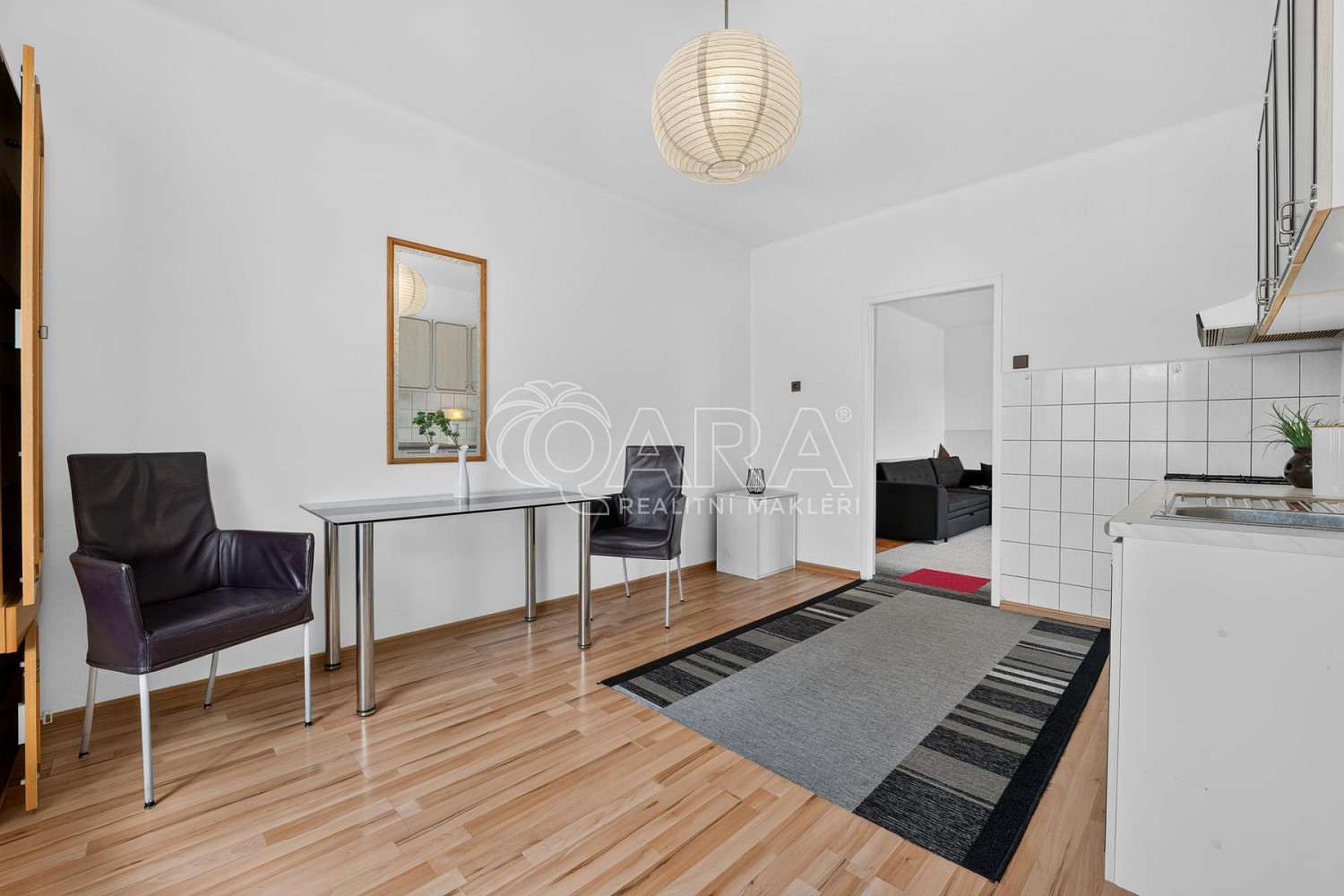 Pronájem bytu 1+1 48 m² — photo 2