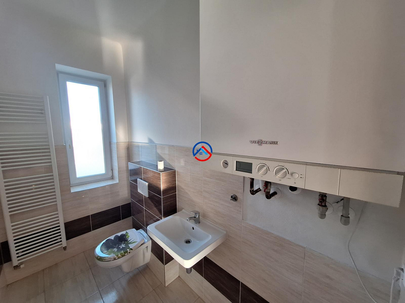 Pronájem bytu 3+kk 100 m² – pohled 4