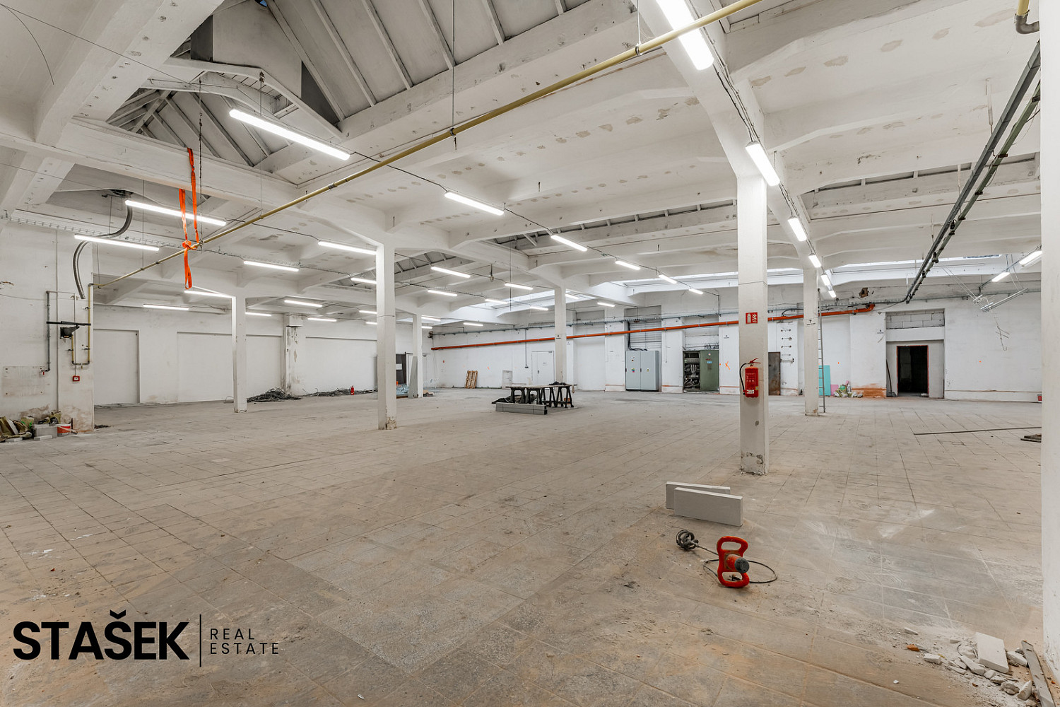 Pronájem výrobních prostor 1 253 m² – fotografie 4