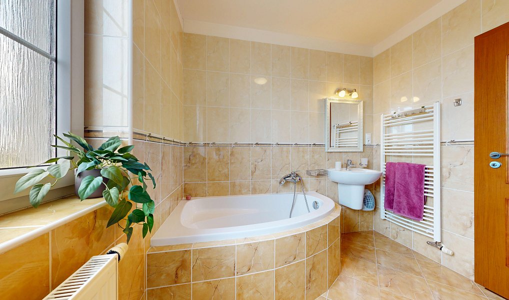 Prodej domu 225 m² s pozemkem 807 m², Bašť – náhled fotky 37