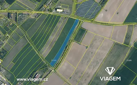 Prodej pole 2 045 m², Mělník