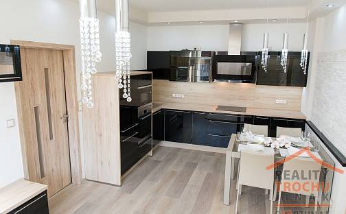 Pronájem bytu 2+kk 62 m², Mánesova, Hradec Králové