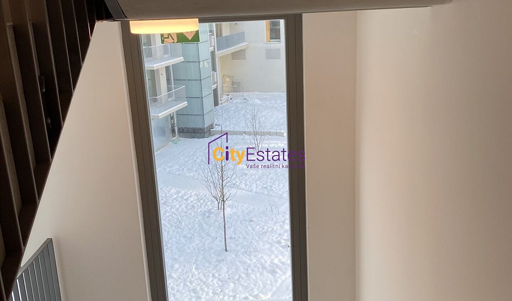 Pronájem bytu 2+kk 56 m², Praha – náhled fotky 16
