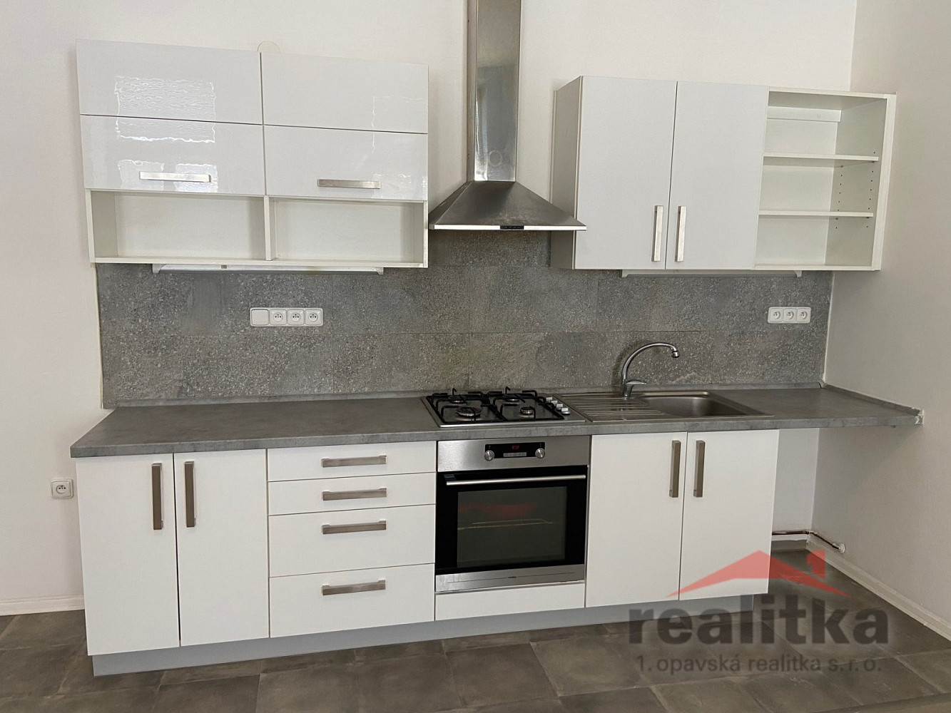 Pronájem bytu 3+kk 104 m²