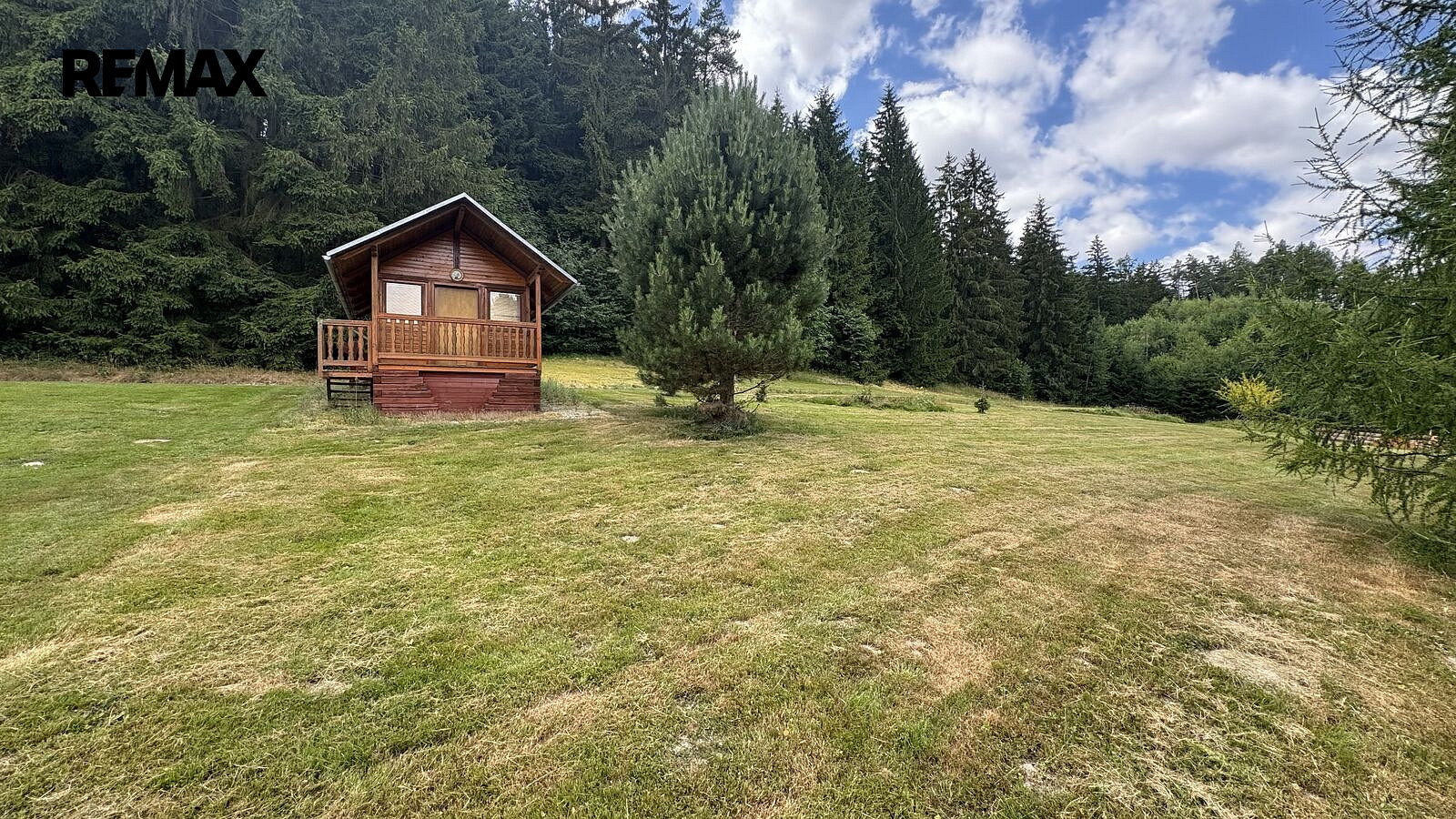 Prodej stavebního pozemku 670 m² – fotografie 2
