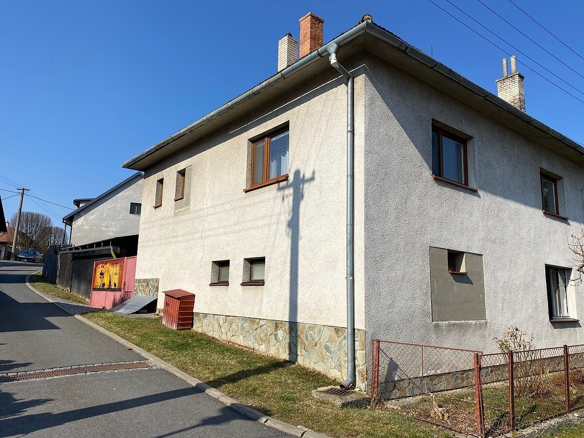Prodej domu 280 m² s pozemkem 1 010 m² – fotografie 2