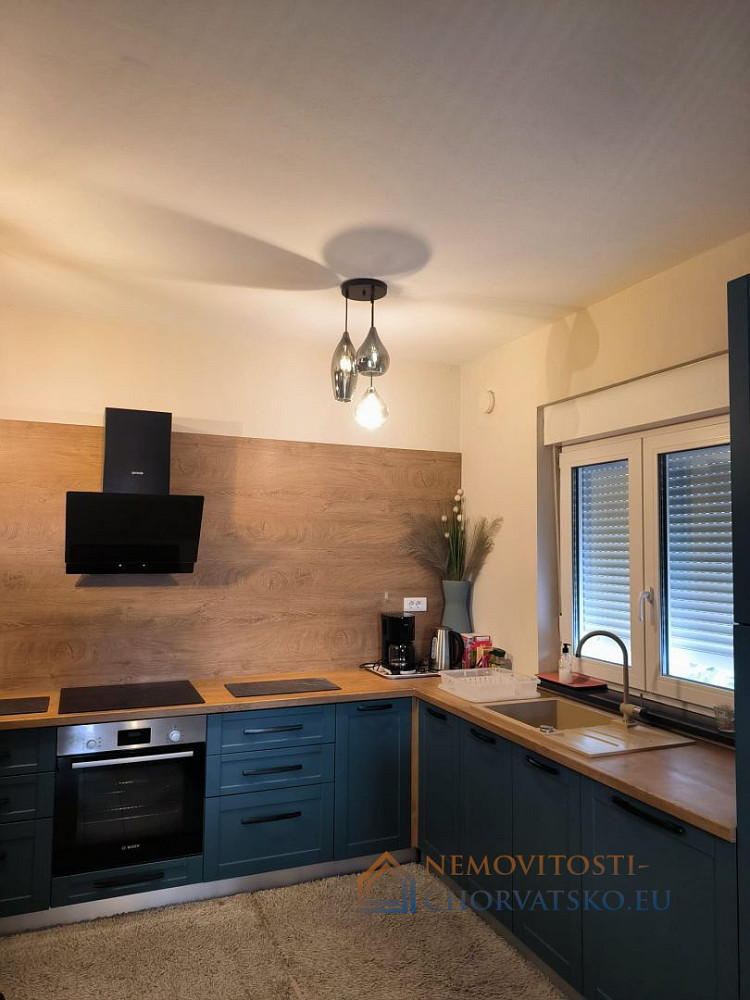 Prodej domu 190 m² s pozemkem 574 m² - Aanzicht 4