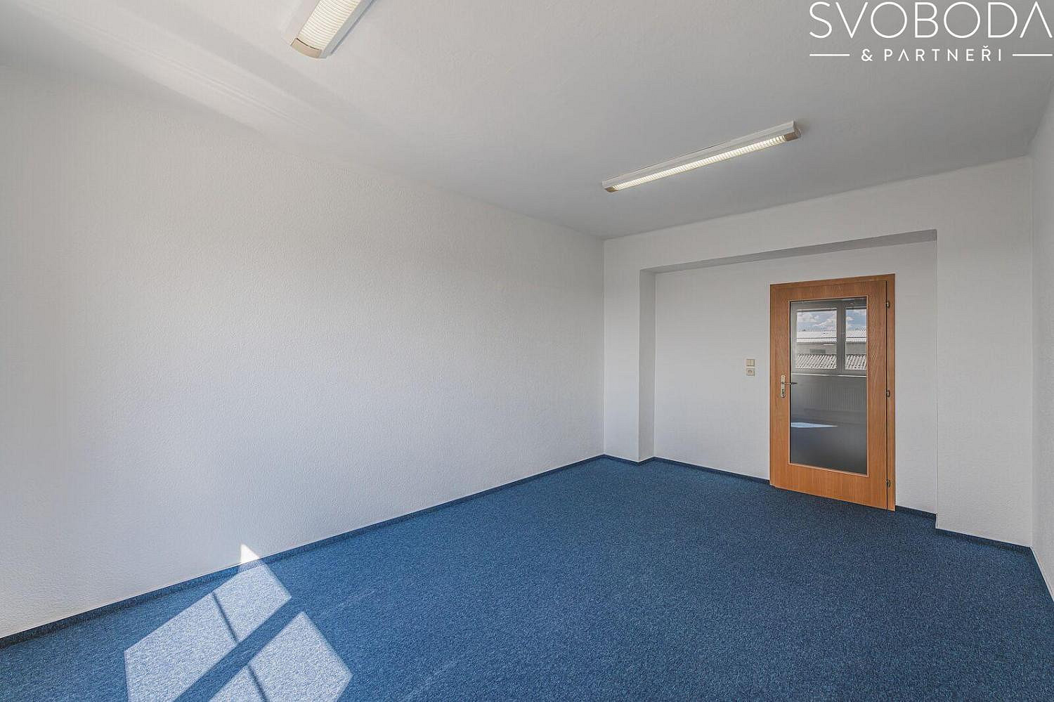 Pronájem kanceláře 102 m² — photo 3