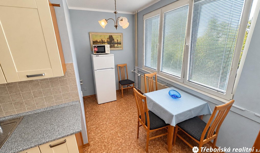 Pronájem bytu 2+1 57 m², Třeboň – náhled fotky 2