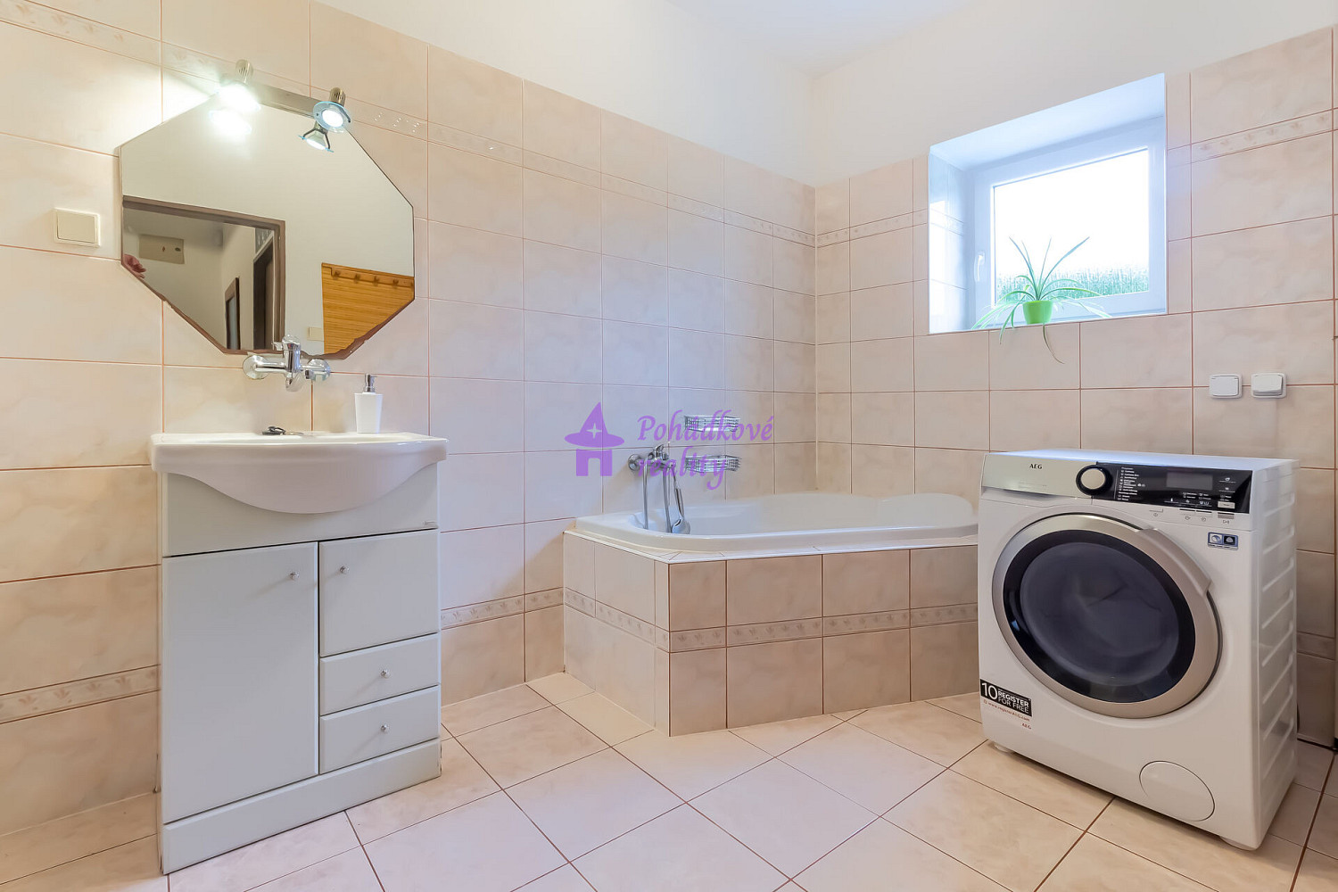 Prodej domu 355 m² s pozemkem 1 921 m² – další