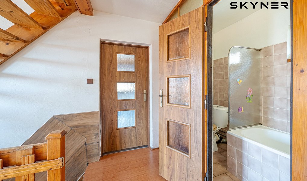 Prodej domu 300 m² s pozemkem 585 m², Chuderov – náhled fotky 17