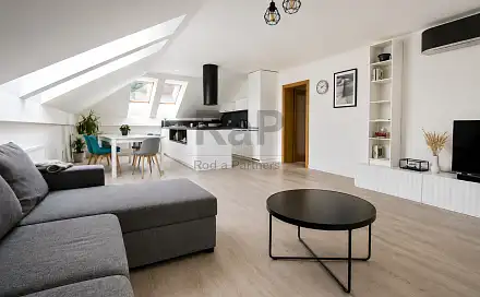 Prodej bytu 3+kk 94 m², V Hamburku, Nižbor, okres Beroun