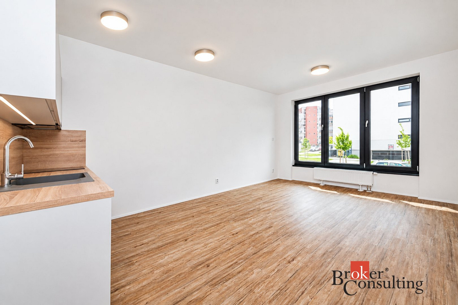 Pronájem bytu 1+kk 30 m² – fotografie 2
