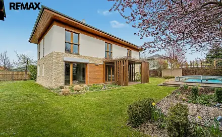 Pronájem domu 188 m² s pozemkem 961 m², Herink, okres Praha-východ